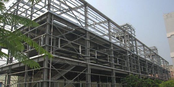 鋼結(jié)構(gòu)廠(chǎng)房工程中，廣東鋼結(jié)構(gòu)生產(chǎn)廠(chǎng)家怎么控制成本