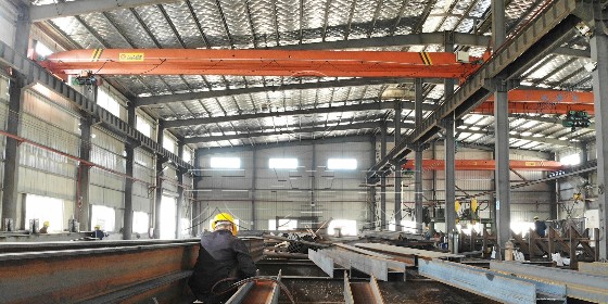 鋼結(jié)構(gòu)廠房如何實現(xiàn)保溫降溫