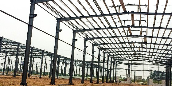 鋼結(jié)構(gòu)廠房廠家在鋼結(jié)構(gòu)廠房工程報(bào)價(jià)時(shí)，會(huì)按照規(guī)模來怎么計(jì)算