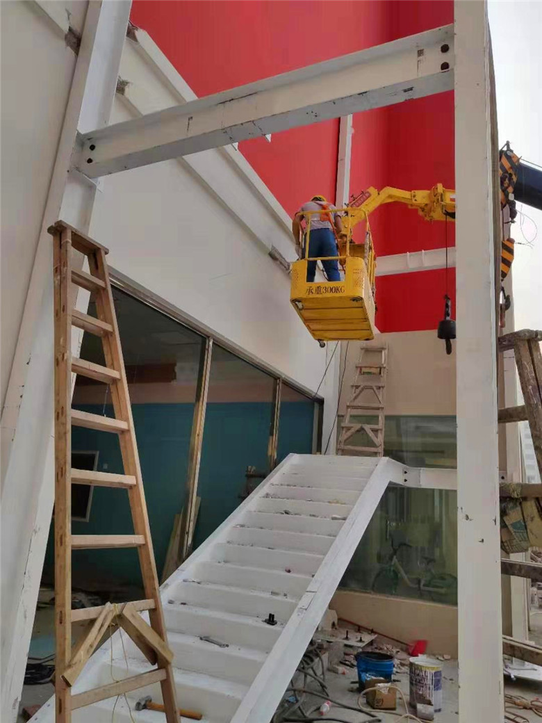 鋼結(jié)構(gòu)樓梯