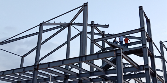 天譜安的輕鋼結(jié)構(gòu)房屋跟現(xiàn)在國內(nèi)的輕鋼別墅有什么差別？